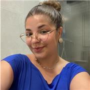 Soy una persona apasionada, creativa y paciente, con un gran amor por enseñar. Me especializo en dar clases de inglés a niños.